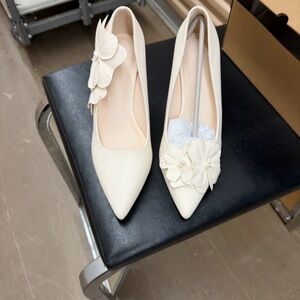 Elegant Cream Heels with Floral Detail